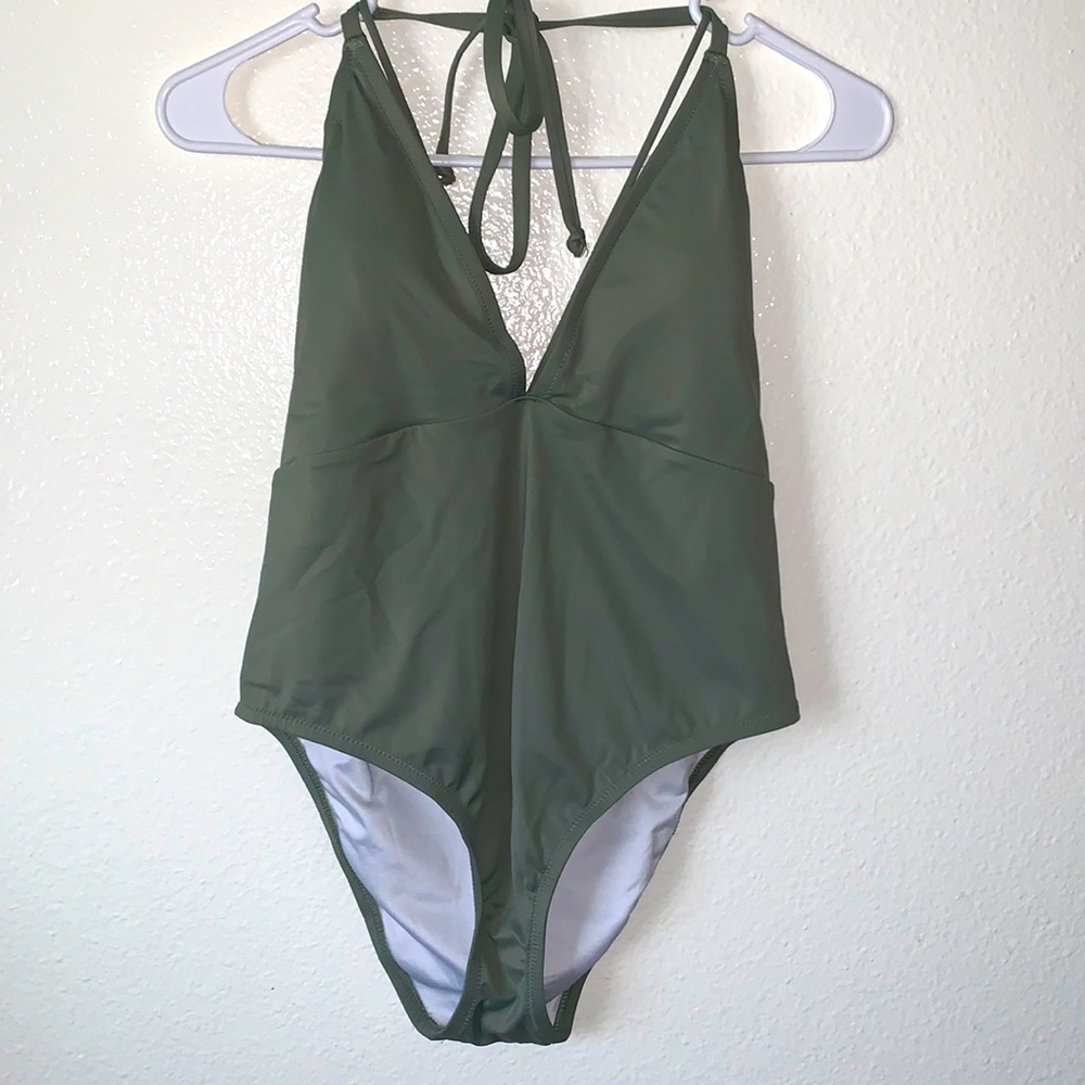 PINK VICTORIA’S SECRET ONE PIECE SWIMSUIT IN SAGE GREEN SIZE LARGE
